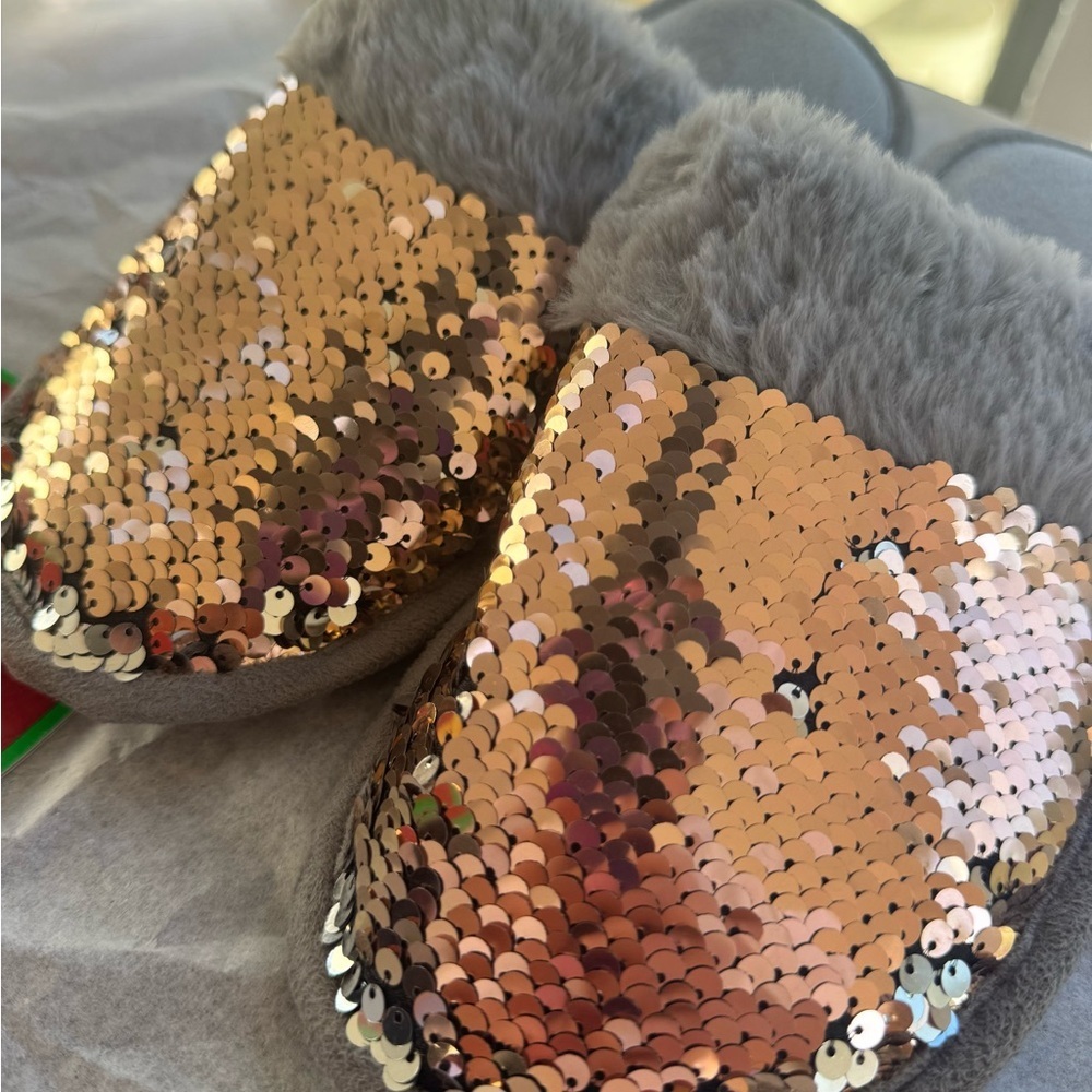 Smart Trend Reversible Sequin Slippers Women's Size 9/10 Gray Gold Silver NWT - Picture 5 of 10